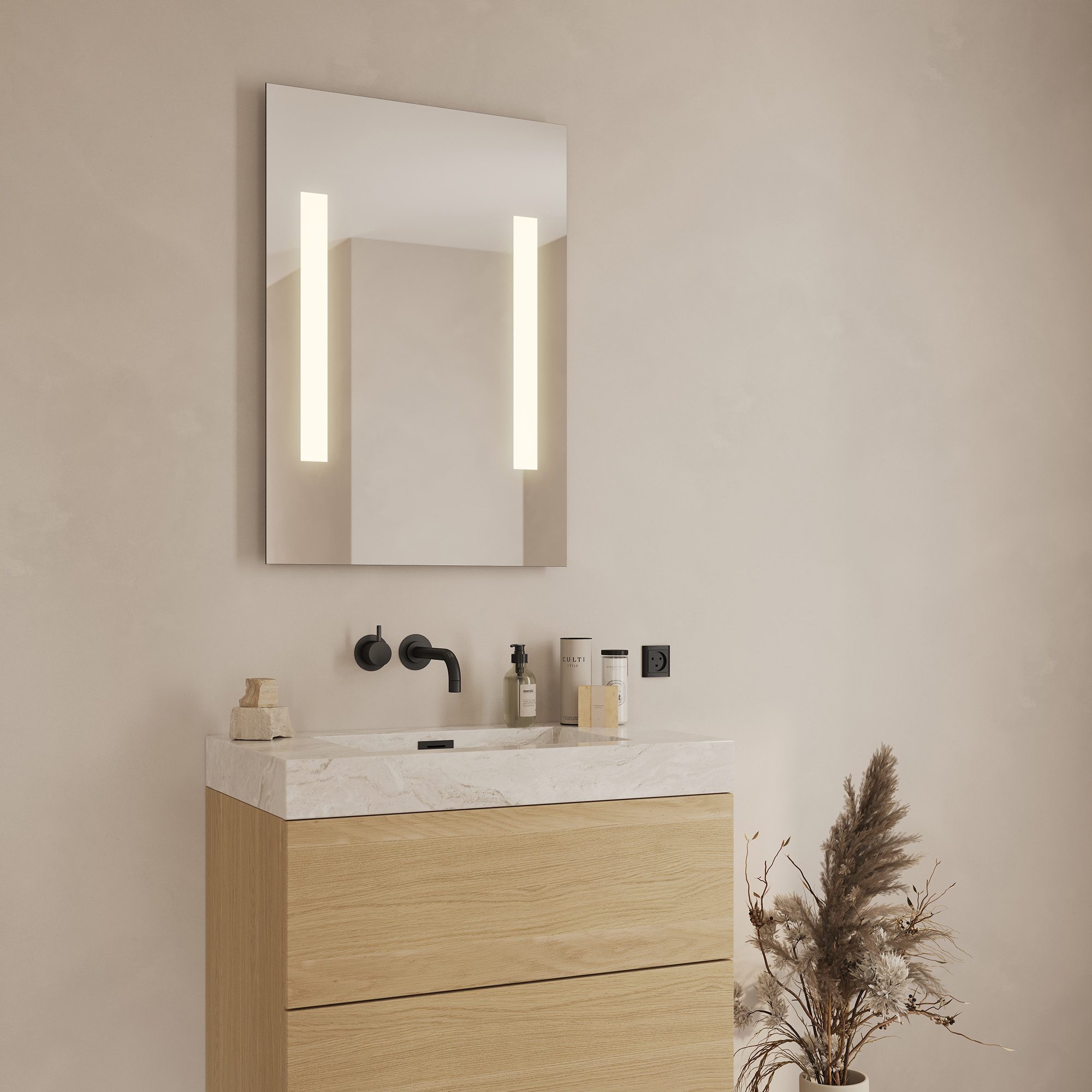 Loevschall Godhavn baderomsspeil med lys H 850 x B 600 mm | Illuminor as