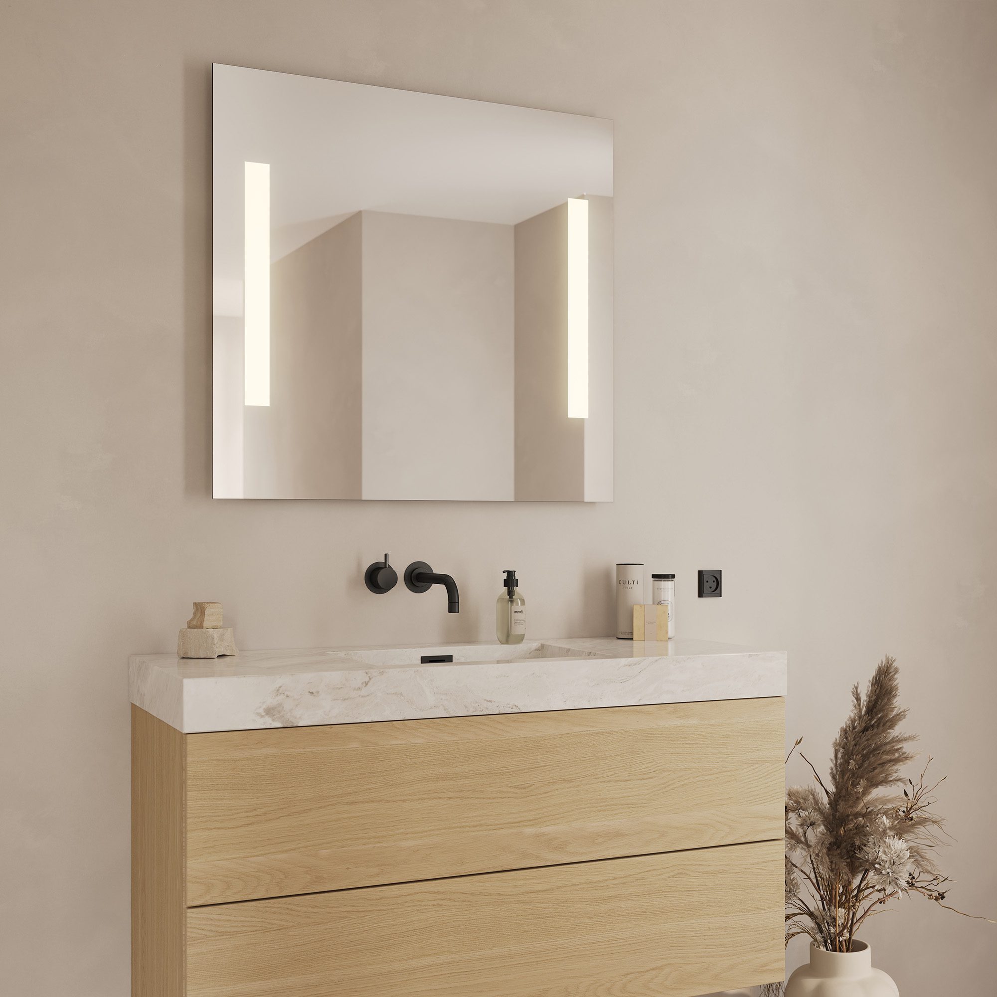 Loevschall Godhavn baderomsspeil med lys H 850 x B 900 mm | Illuminor as