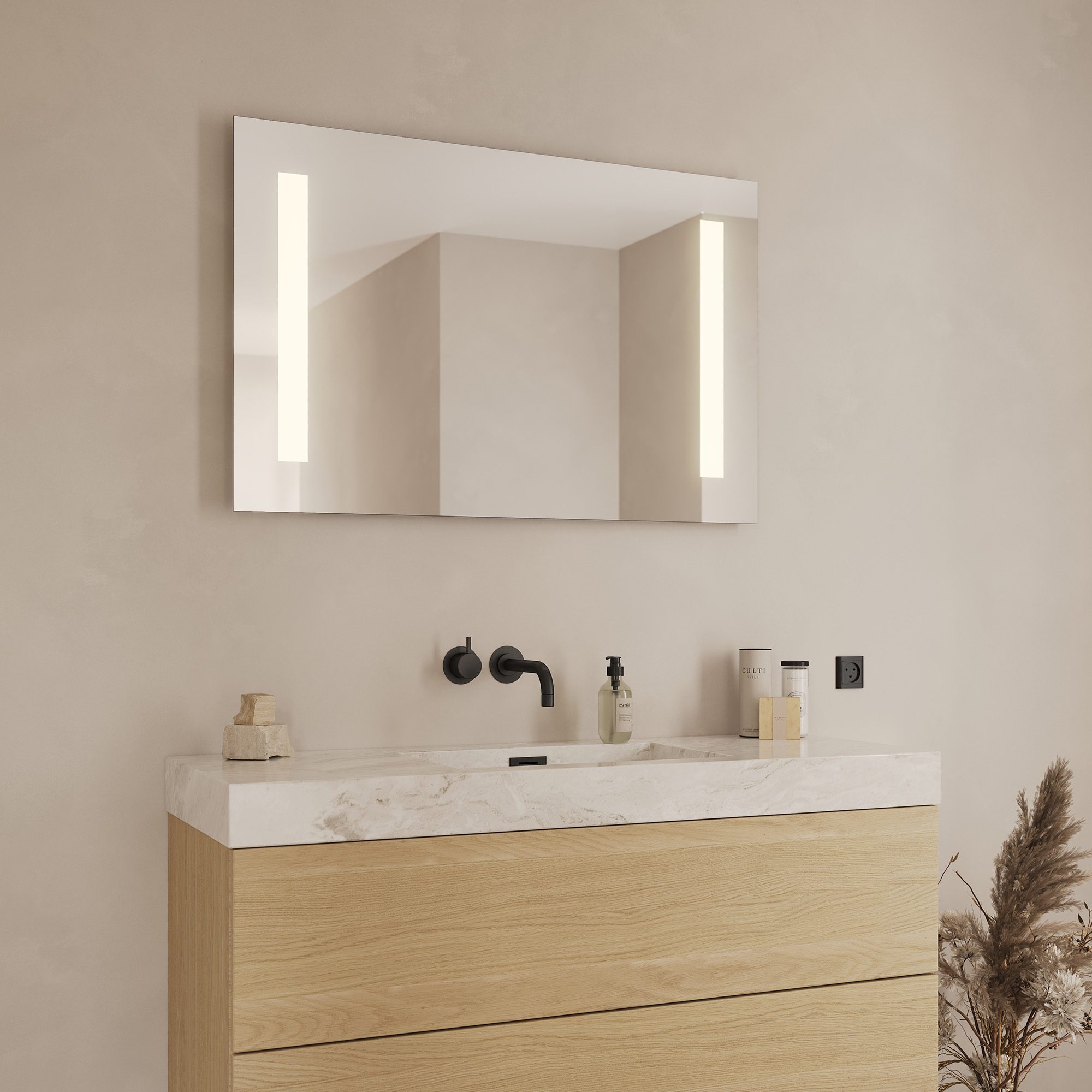 Loevschall Godhavn baderomsspeil med lys H 650 x B 1000 mm | Illuminor as