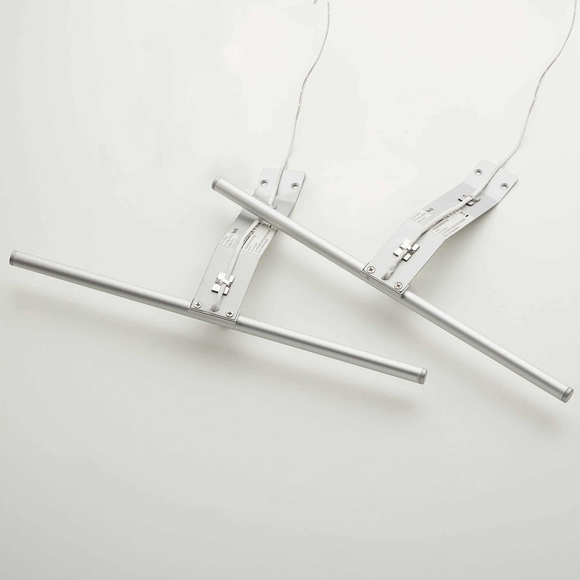 Over Cabinet T-Bar LED 5,4W 12V dc. Lampe for montering på skap og reoler | Illuminor as