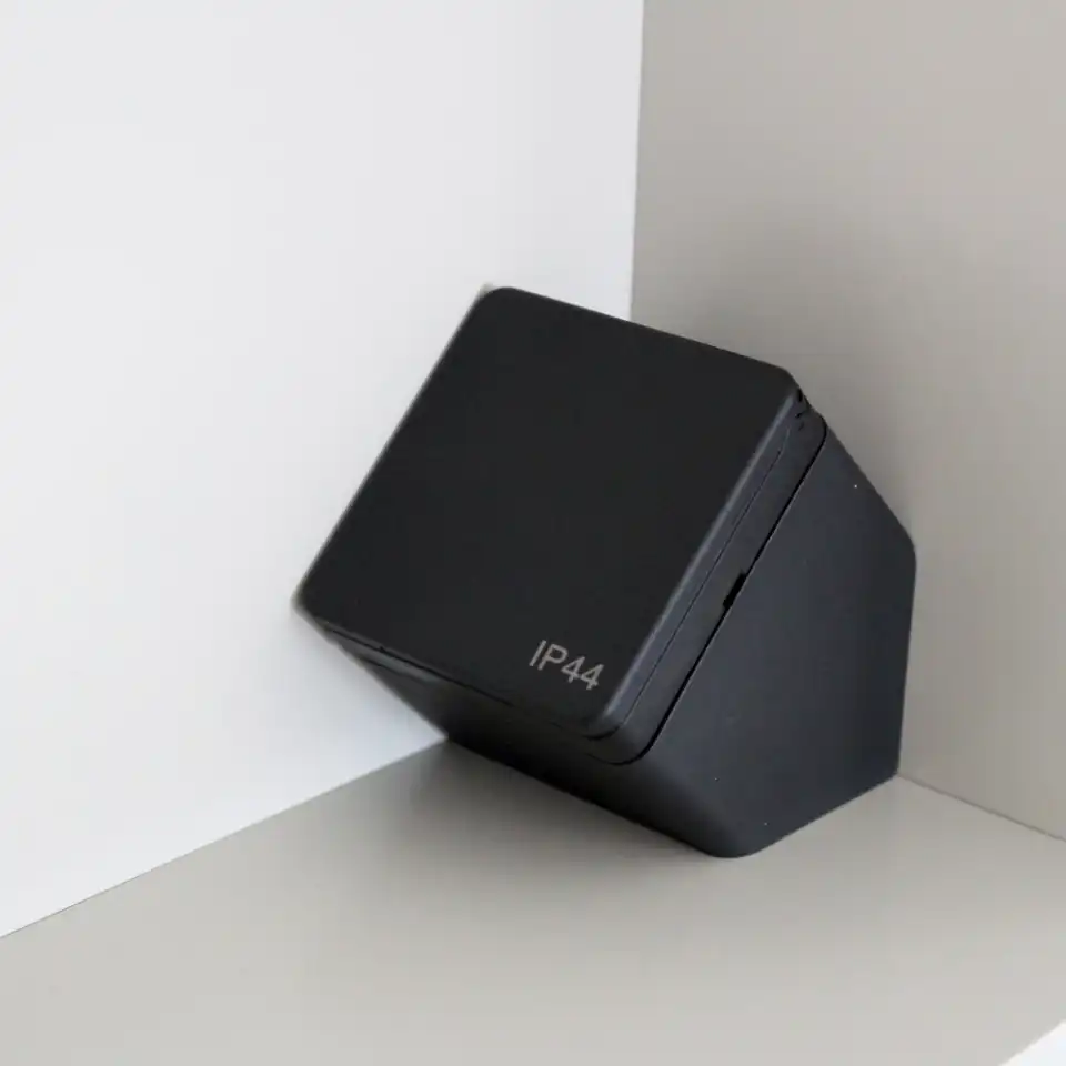 loevschall_010259_mood_1 | Illuminor as Monteringsboks for stikkontakt i hjørne