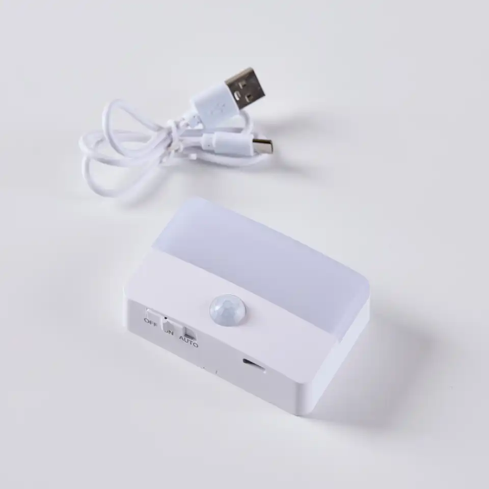 Batterilampe med sensor | Illuminor as