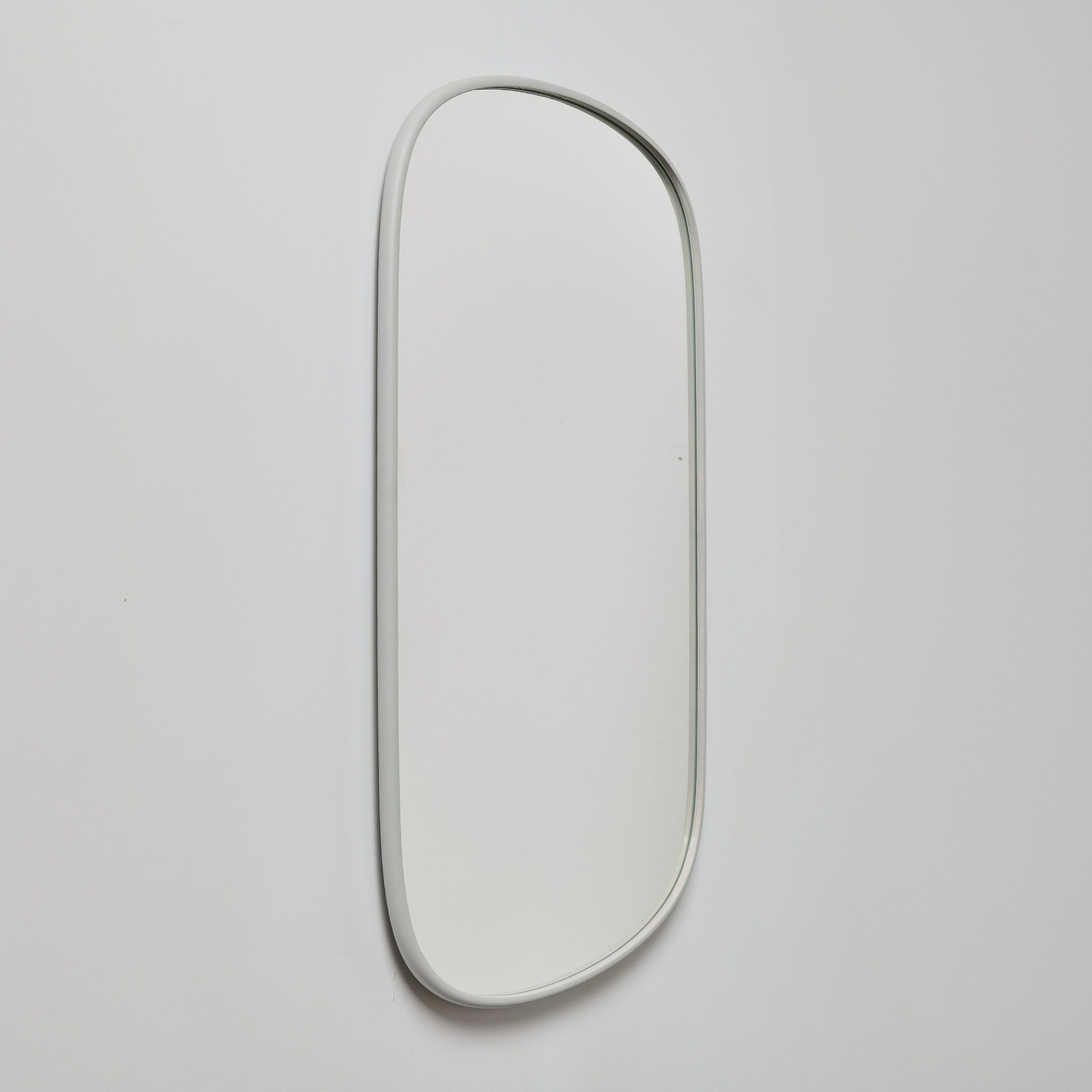 Bloom ovalt speil med lys og grå ramme | Illuminor as