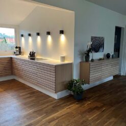 Malmbergs Ume utelampe i stilrent skandinavisk design brukt i kjøkken | Illuminor as